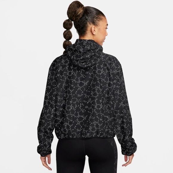 Nike Women Running Dri Fit Reflective Jacket - Picture 2 of 6